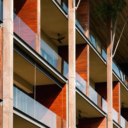 Atta Lakeside Resort Suite - Sha Plus Certified Му-Си Экстерьер фото The glass facade of the hotel