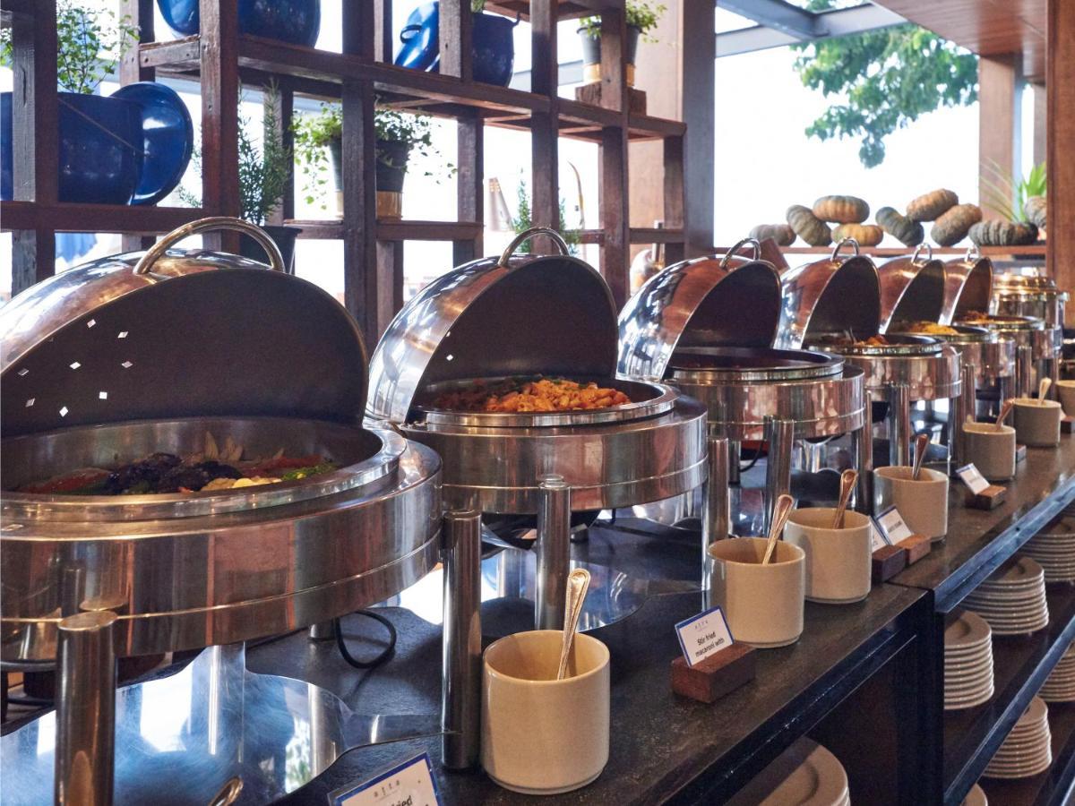 Atta Lakeside Resort Suite - Sha Plus Certified Му-Си Экстерьер фото A buffet at a hotel
